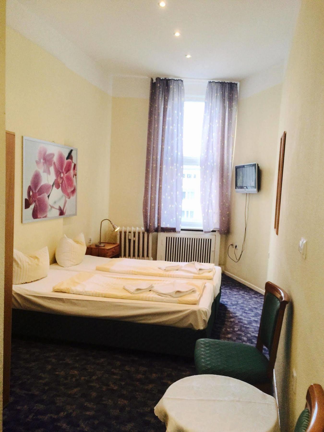 Hotel-Pension Gribnitz Berlin Exteriör bild